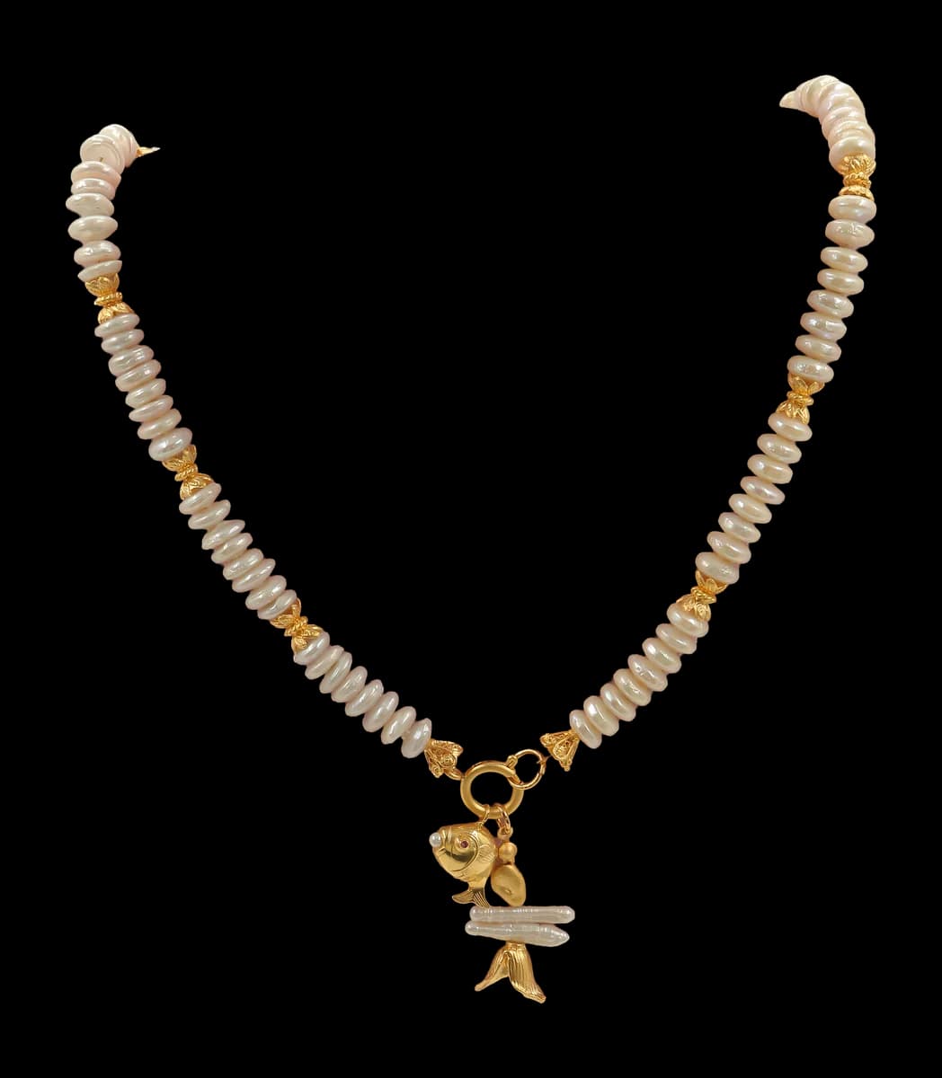 MYSTIC GOLDEN FISH CHARM İNCİ KOLYE