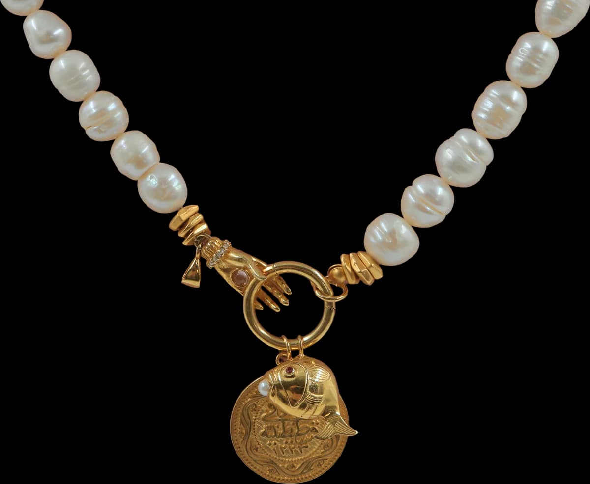 HERITAGE COIN & GOLDEN FISH CHARM İNCİ KOLYE 
