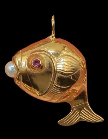 Golden Pearl Voyager Charm